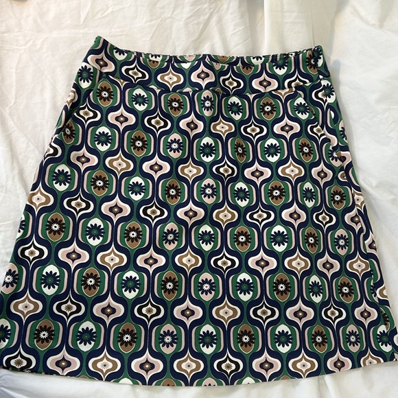 Turtle neck and skirt Boden set size 6 turtleneck. Size 10 skirt - Picture 3 of 6